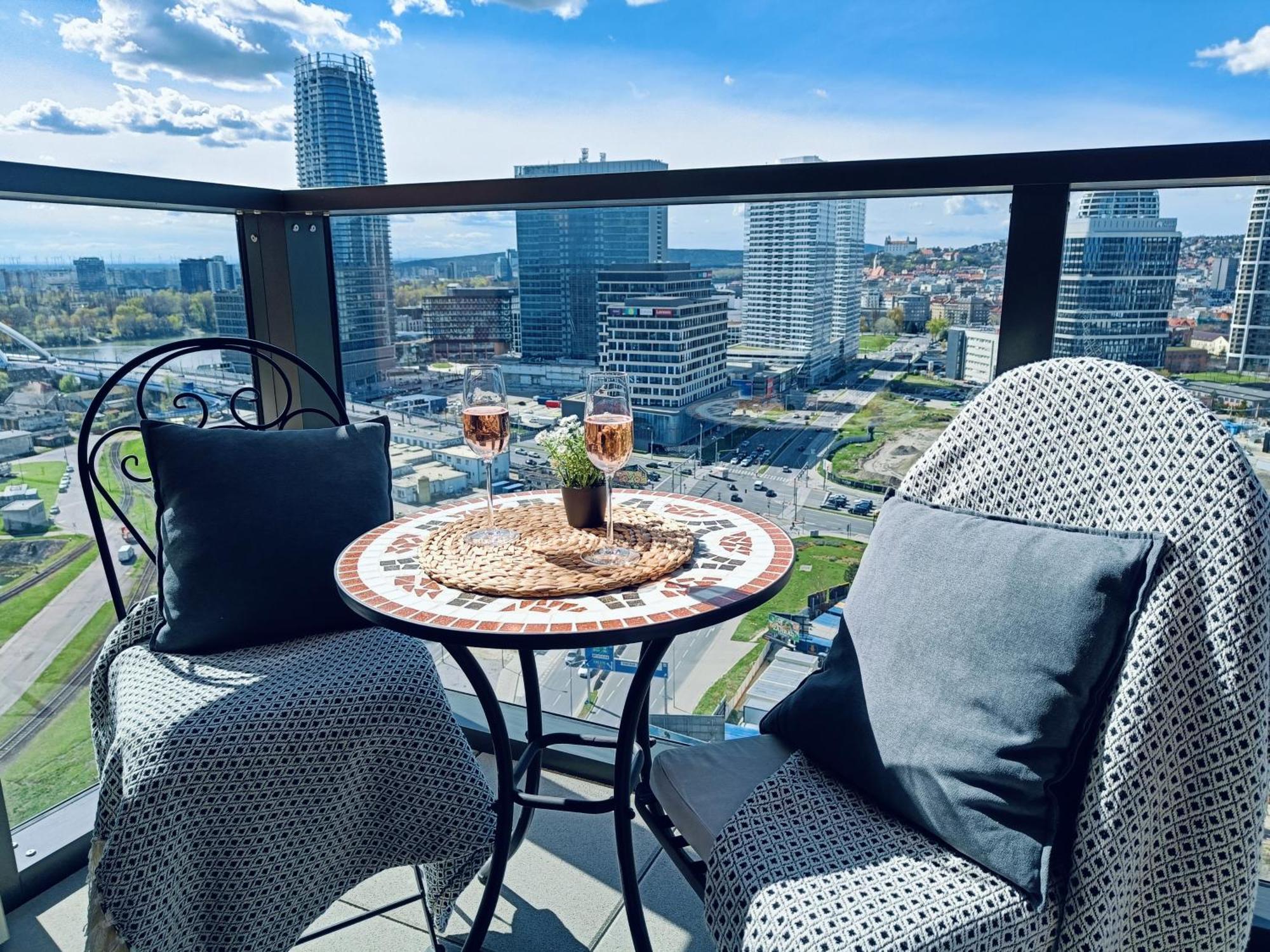 Sag 20Th Floor Klingerka Residence Castle View Free Parking Free Wifi Bratislava Exterior foto